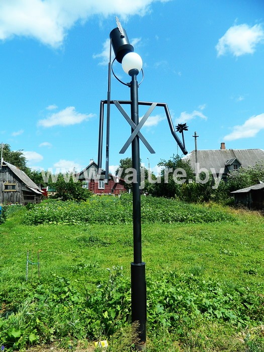 кованый фонарь солдат