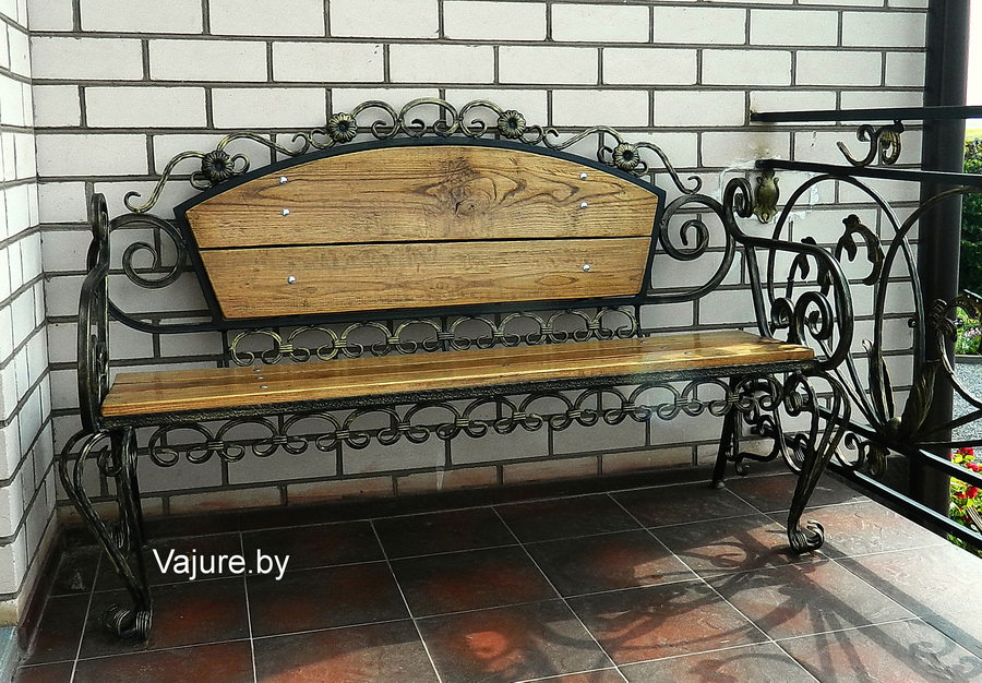 кованая скамейка в прихожую