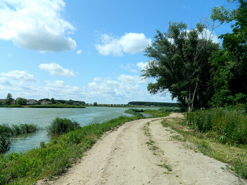 набережная озера великое глубокое
